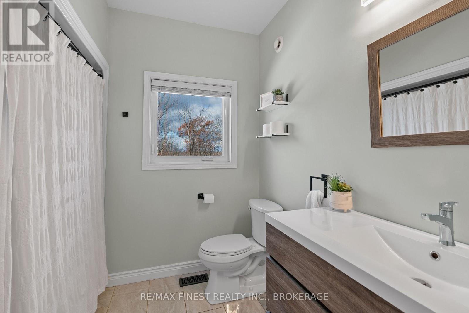 1557 Long Lake Road, Frontenac, Ontario  K0H 2K0 - Photo 18 - X12555400