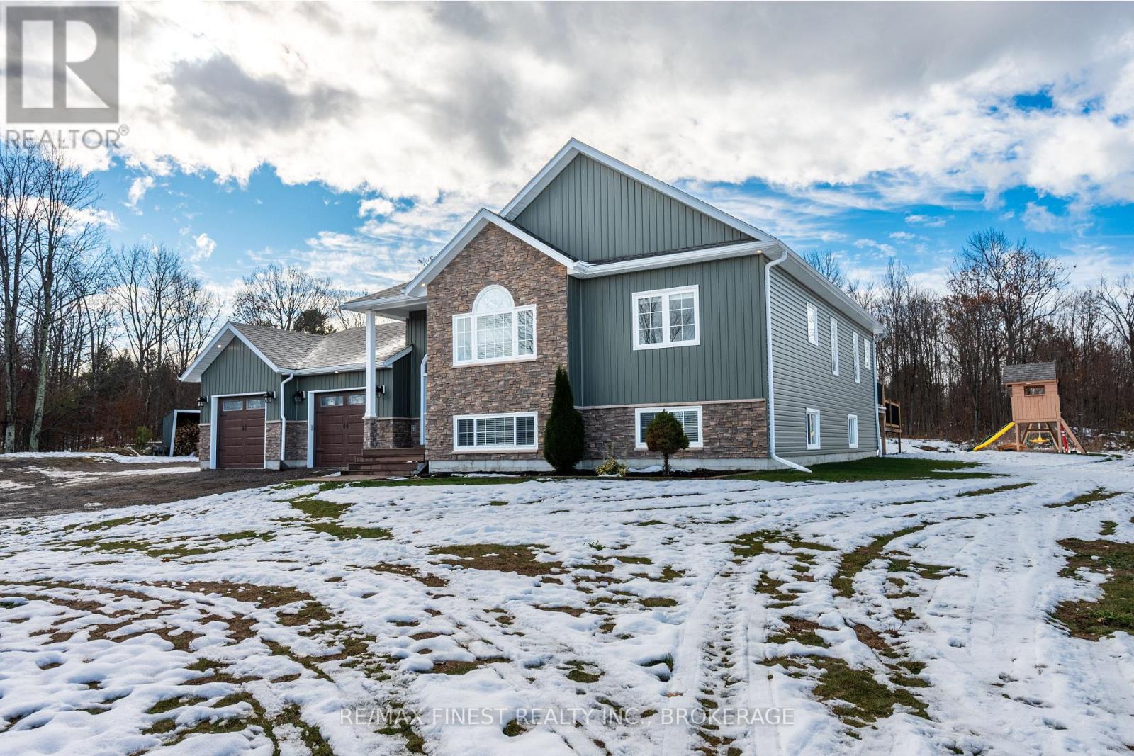 1557 Long Lake Road, Frontenac, Ontario  K0H 2K0 - Photo 3 - X12555400