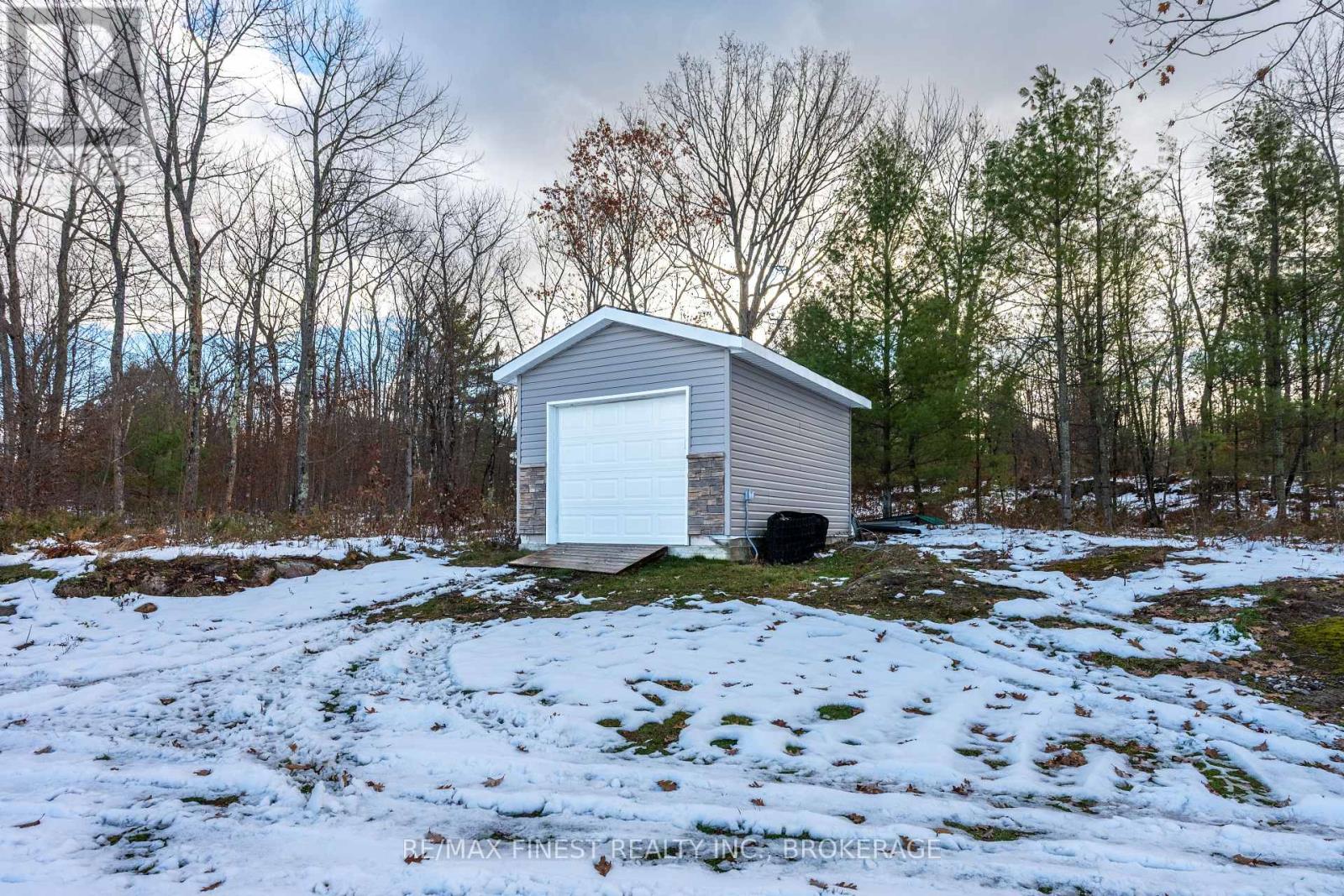 1557 Long Lake Road, Frontenac, Ontario  K0H 2K0 - Photo 40 - X12555400