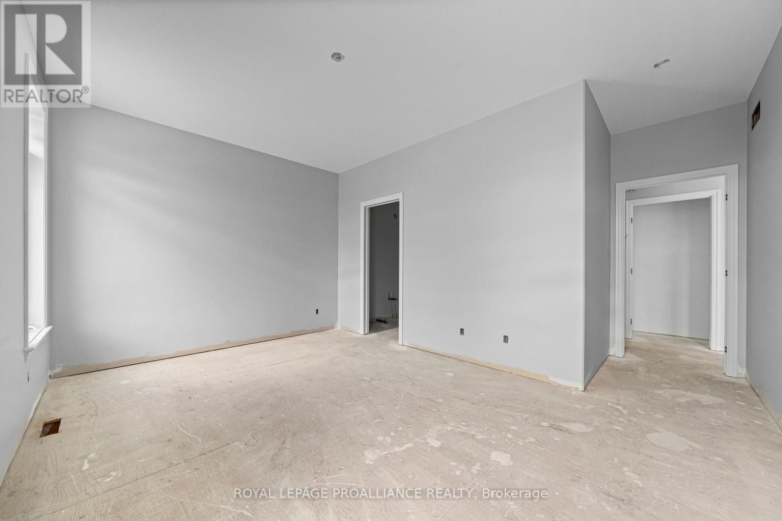 15 Andrew Crescent, Quinte West, Ontario  K8V 0K1 - Photo 13 - X12555198