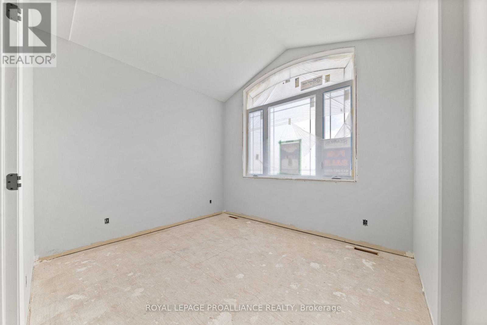 15 Andrew Crescent, Quinte West, Ontario  K8V 0K1 - Photo 20 - X12555198