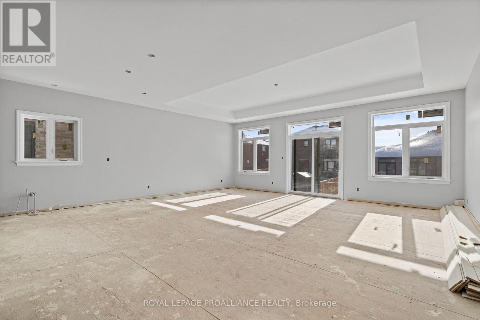 15 Andrew Crescent, Quinte West, Ontario  K8V 0K1 - Photo 6 - X12555198