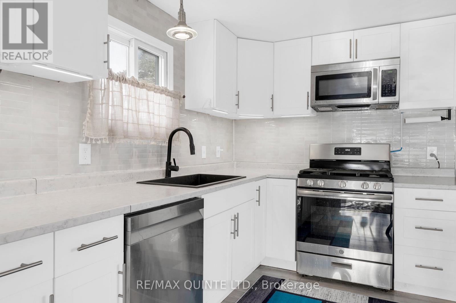 114 - 529 Old Highway 2, Quinte West, Ontario  K8V 5P5 - Photo 9 - X12555354