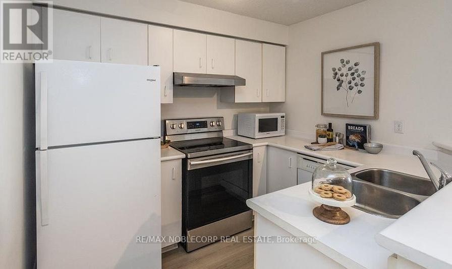 1010 - 25 Grenville Street, Toronto, Ontario  M4Y 2X5 - Photo 13 - C12555040