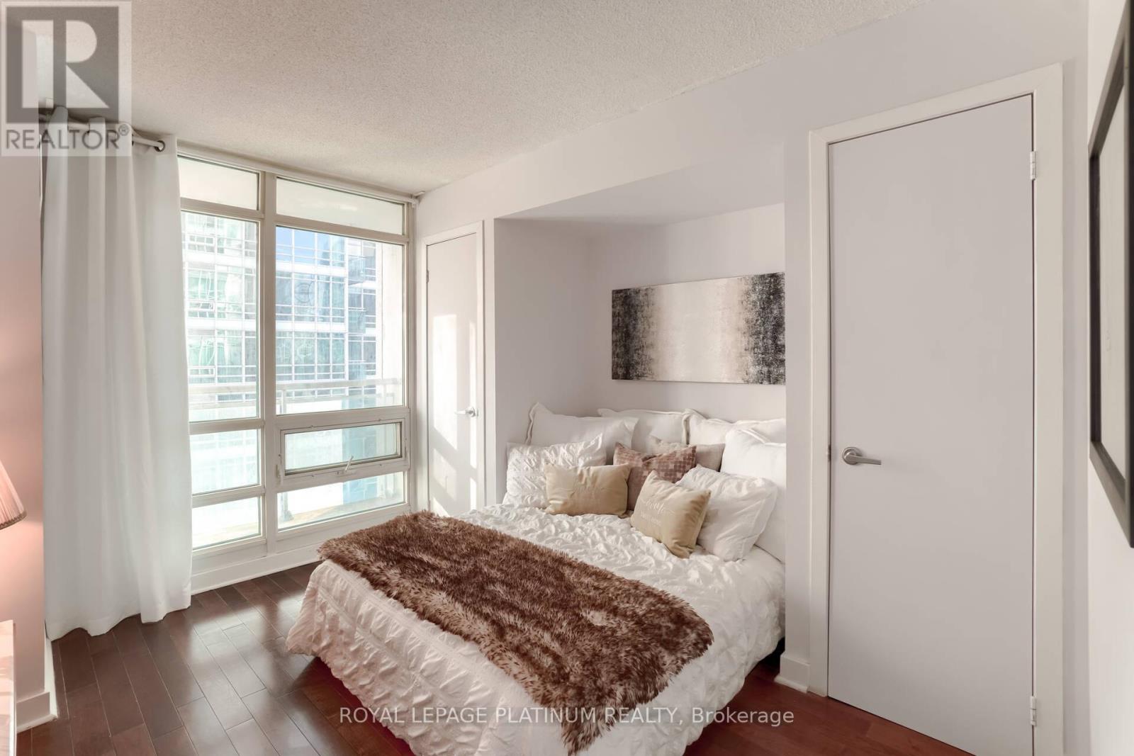 2309 - 397 Front Street W, Toronto, Ontario  M5V 3S1 - Photo 12 - C12555070