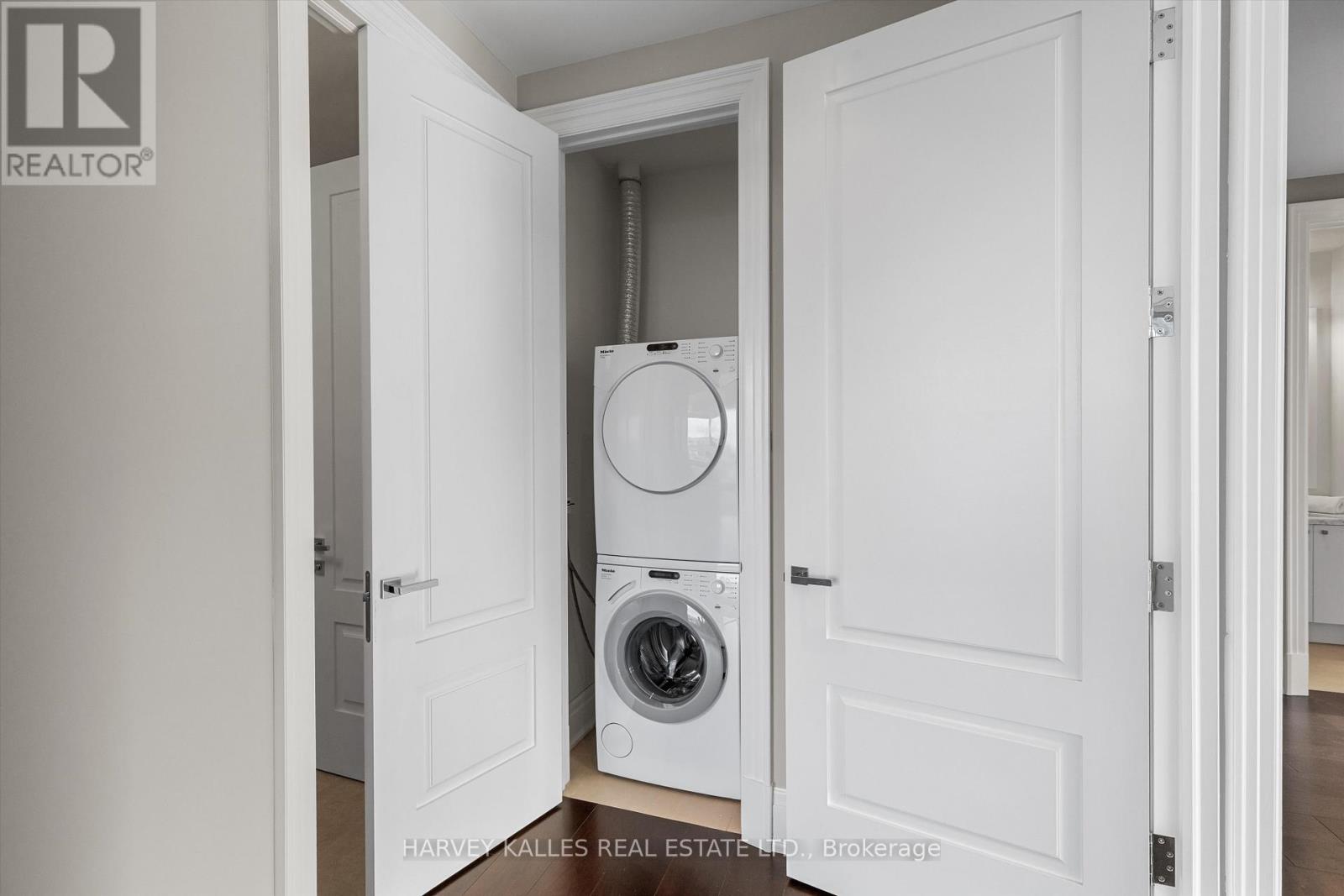 1805 - 55 Scollard Street, Toronto, Ontario  M5R 0A1 - Photo 22 - C12555126