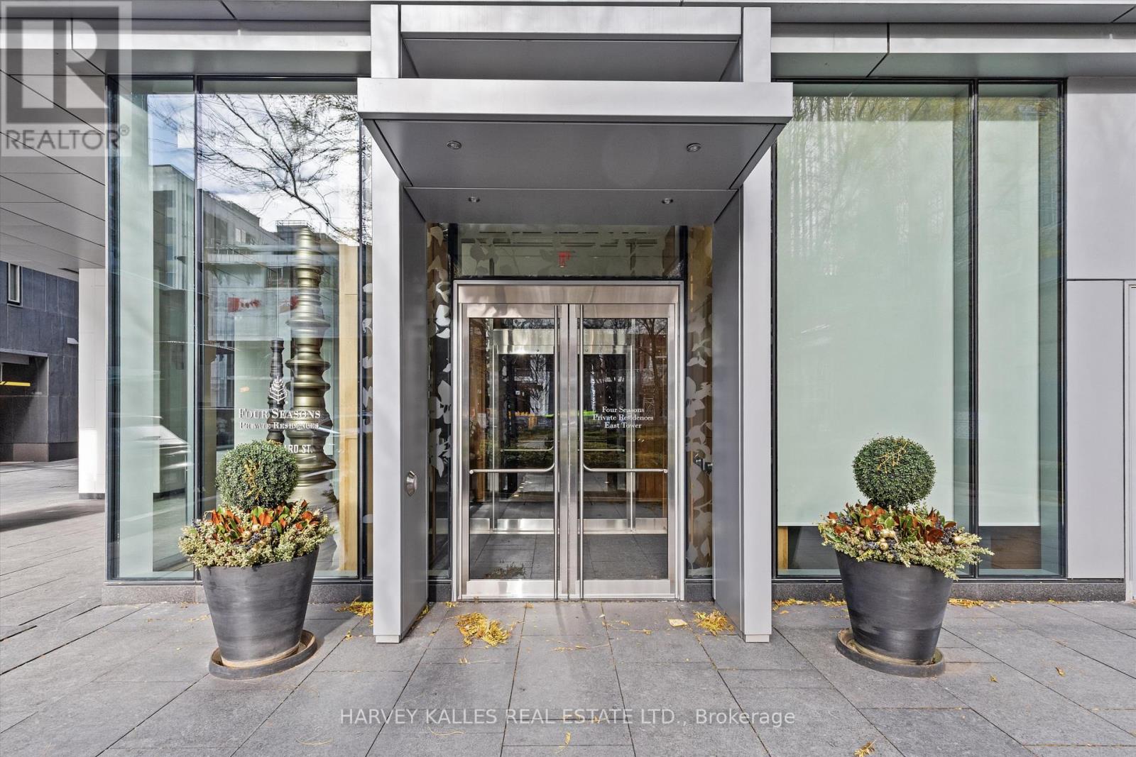 1805 - 55 Scollard Street, Toronto, Ontario  M5R 0A1 - Photo 31 - C12555126