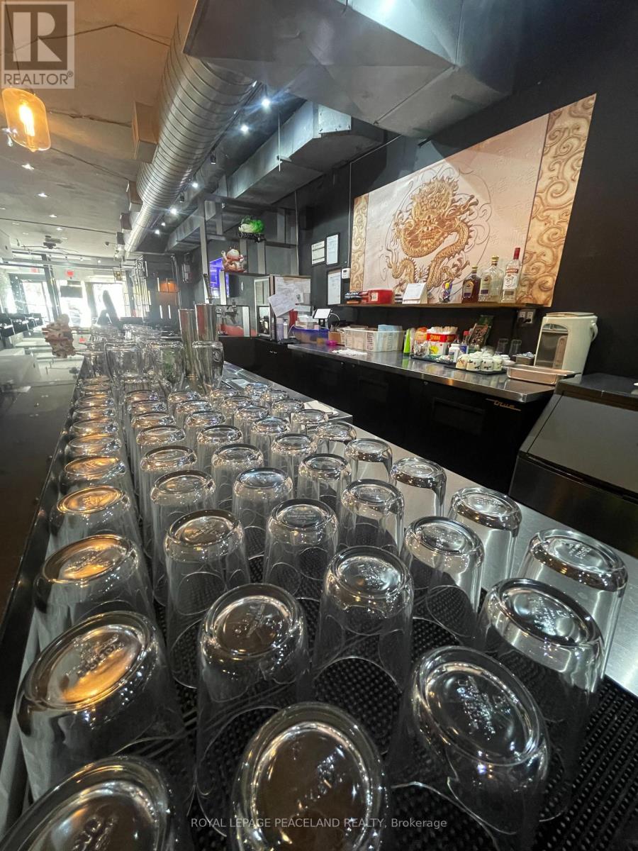 650 College Street, Toronto, Ontario  M6G 1B7 - Photo 11 - C12555130