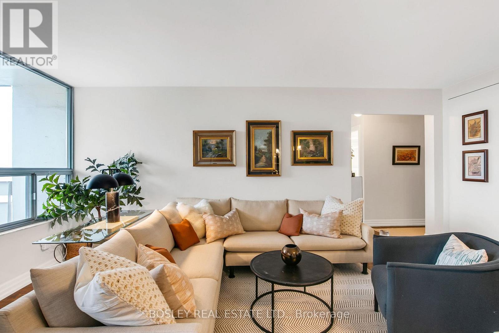 1411 - 10 Edgecliff Golfway, Toronto, Ontario  M3C 3A3 - Photo 4 - C12555148