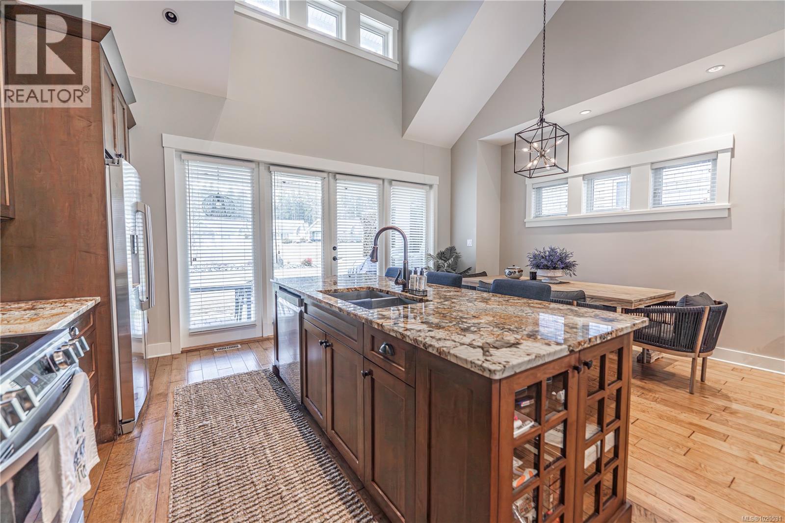 Property at 15 5251 Island Hwy W image 3