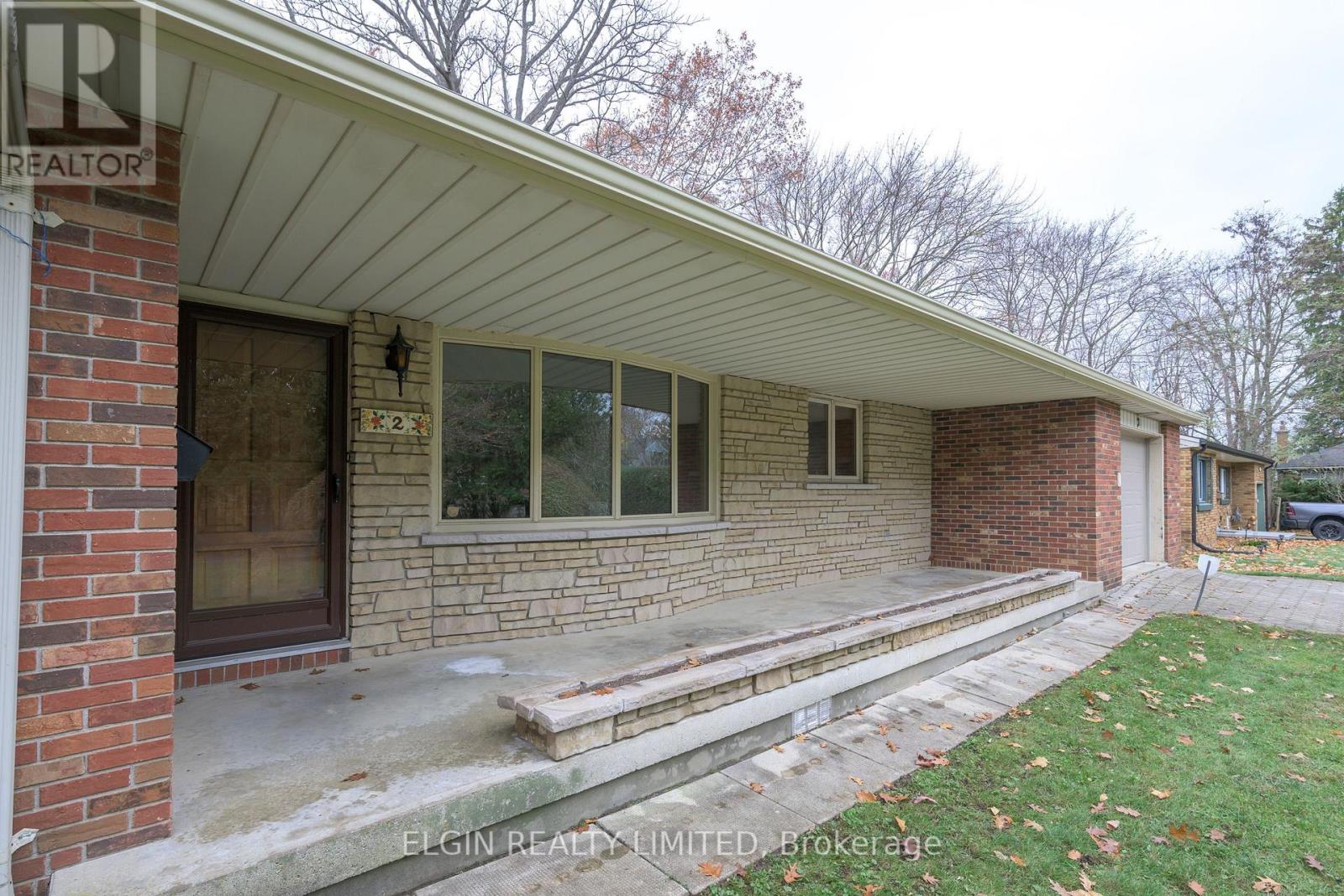 2 Oak Street, St. Thomas, Ontario  N5R 1R4 - Photo 24 - X12555188