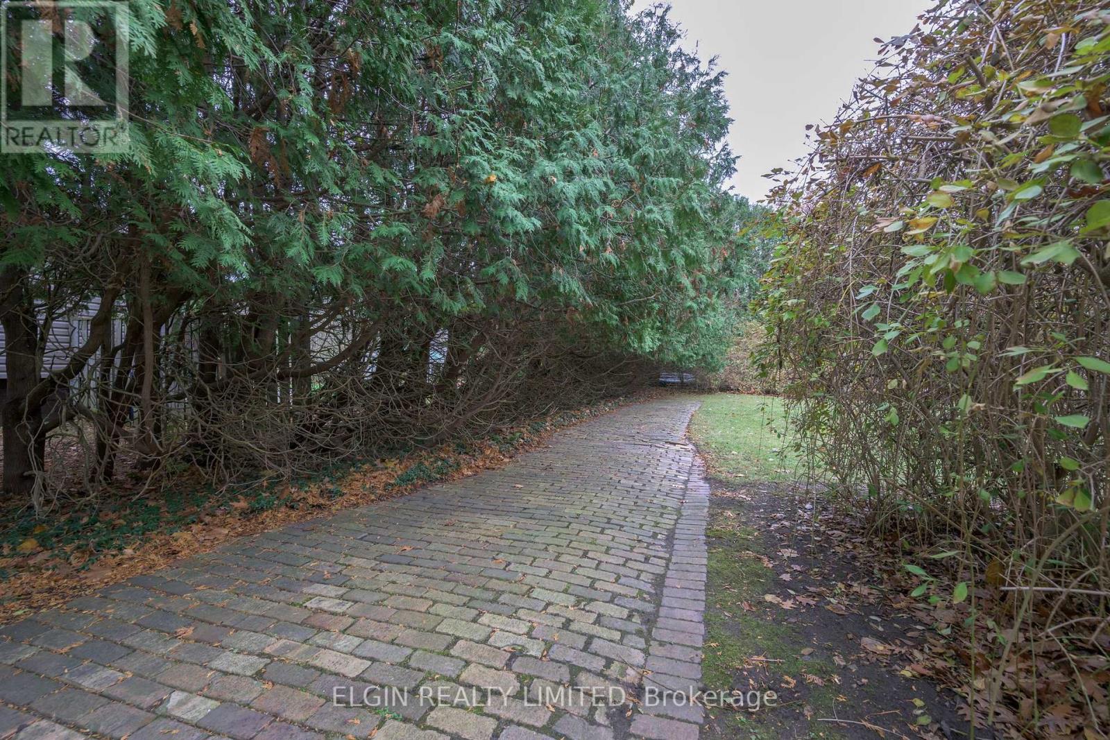 2 Oak Street, St. Thomas, Ontario  N5R 1R4 - Photo 25 - X12555188