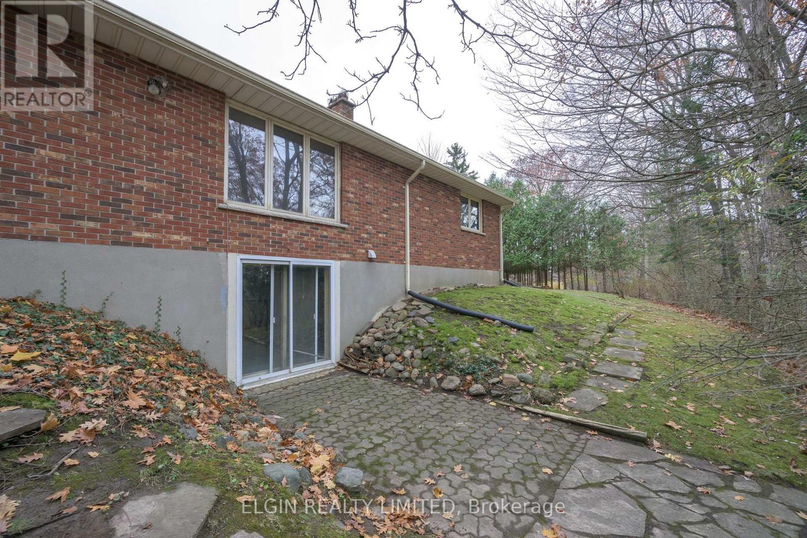 2 Oak Street, St. Thomas, Ontario  N5R 1R4 - Photo 27 - X12555188