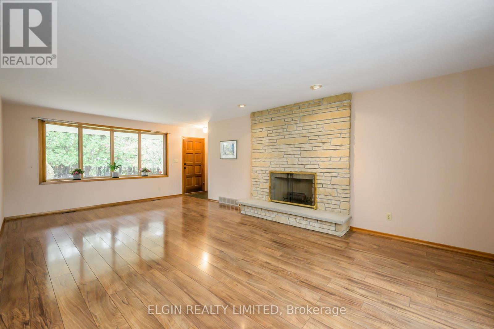 2 Oak Street, St. Thomas, Ontario  N5R 1R4 - Photo 6 - X12555188