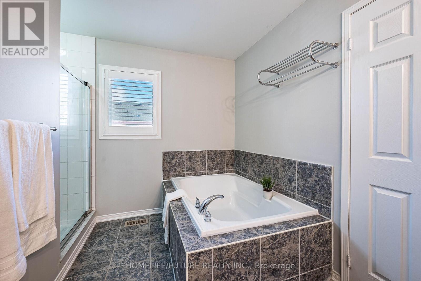 16 Mcqueen Crescent, Ajax, Ontario  L1T 4Y8 - Photo 25 - E12555056