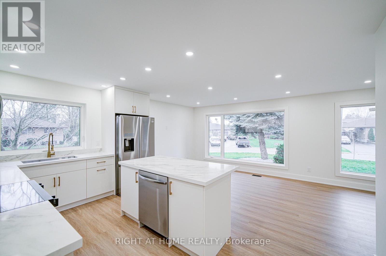 705 Glenforest Street, Oshawa, Ontario  L1J 5E9 - Photo 13 - E12555110