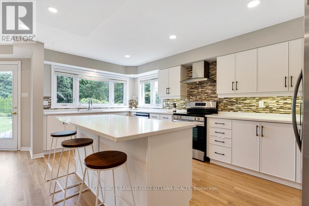 5525 Pettapiece Crescent, Ottawa, Ontario  K4M 1C6 - Photo 17 - X12555168