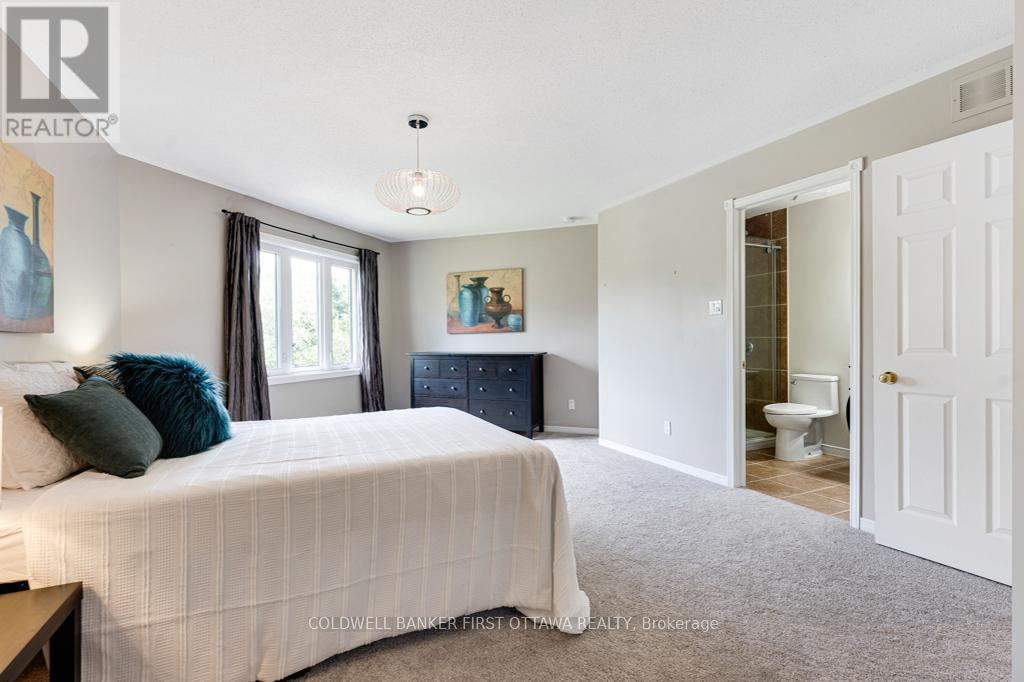 5525 Pettapiece Crescent, Ottawa, Ontario  K4M 1C6 - Photo 30 - X12555168