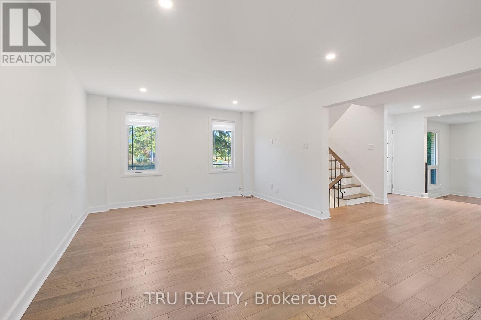 12 Apache Crescent, Ottawa, Ontario  K2E 6H7 - Photo 22 - X12555196