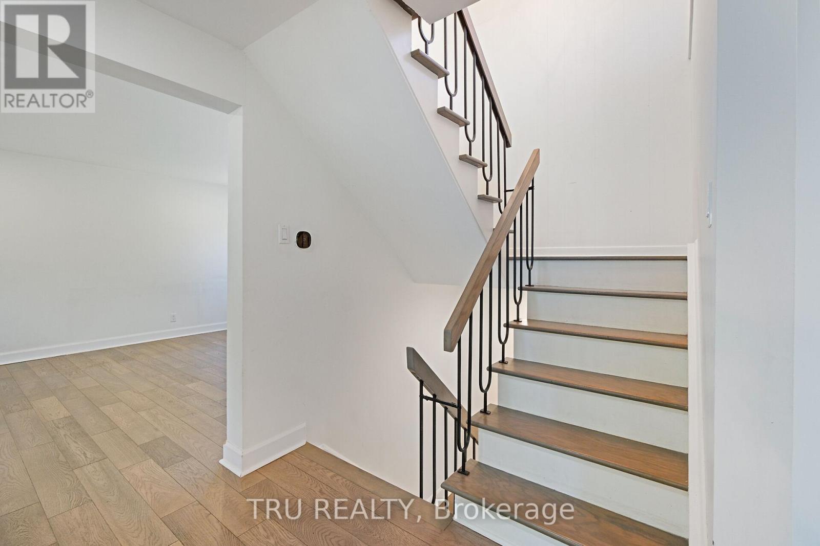 12 Apache Crescent, Ottawa, Ontario  K2E 6H7 - Photo 25 - X12555196