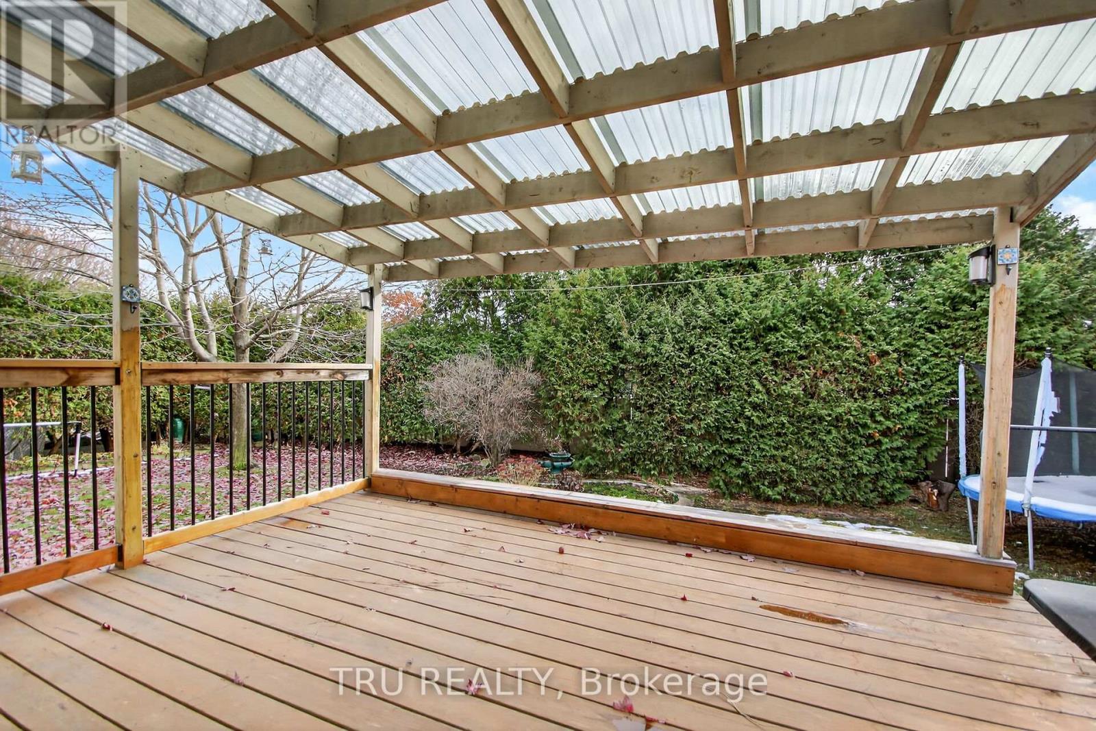 12 Apache Crescent, Ottawa, Ontario  K2E 6H7 - Photo 48 - X12555196