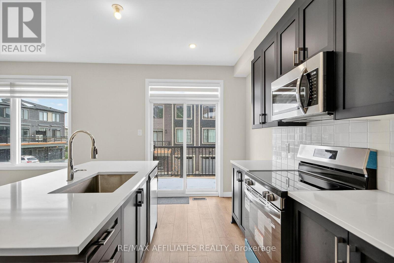 525 Woodlily Private, Ottawa, Ontario  K2T 0S6 - Photo 10 - X12555250