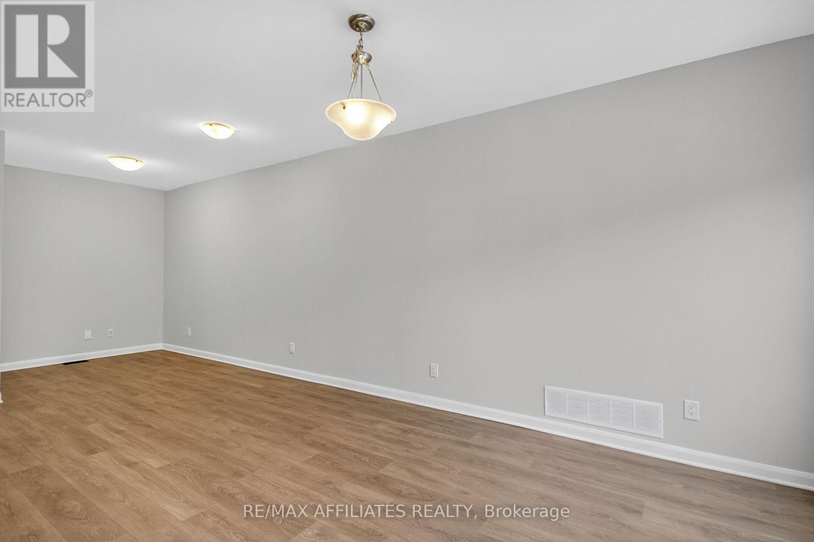 525 Woodlily Private, Ottawa, Ontario  K2T 0S6 - Photo 18 - X12555250