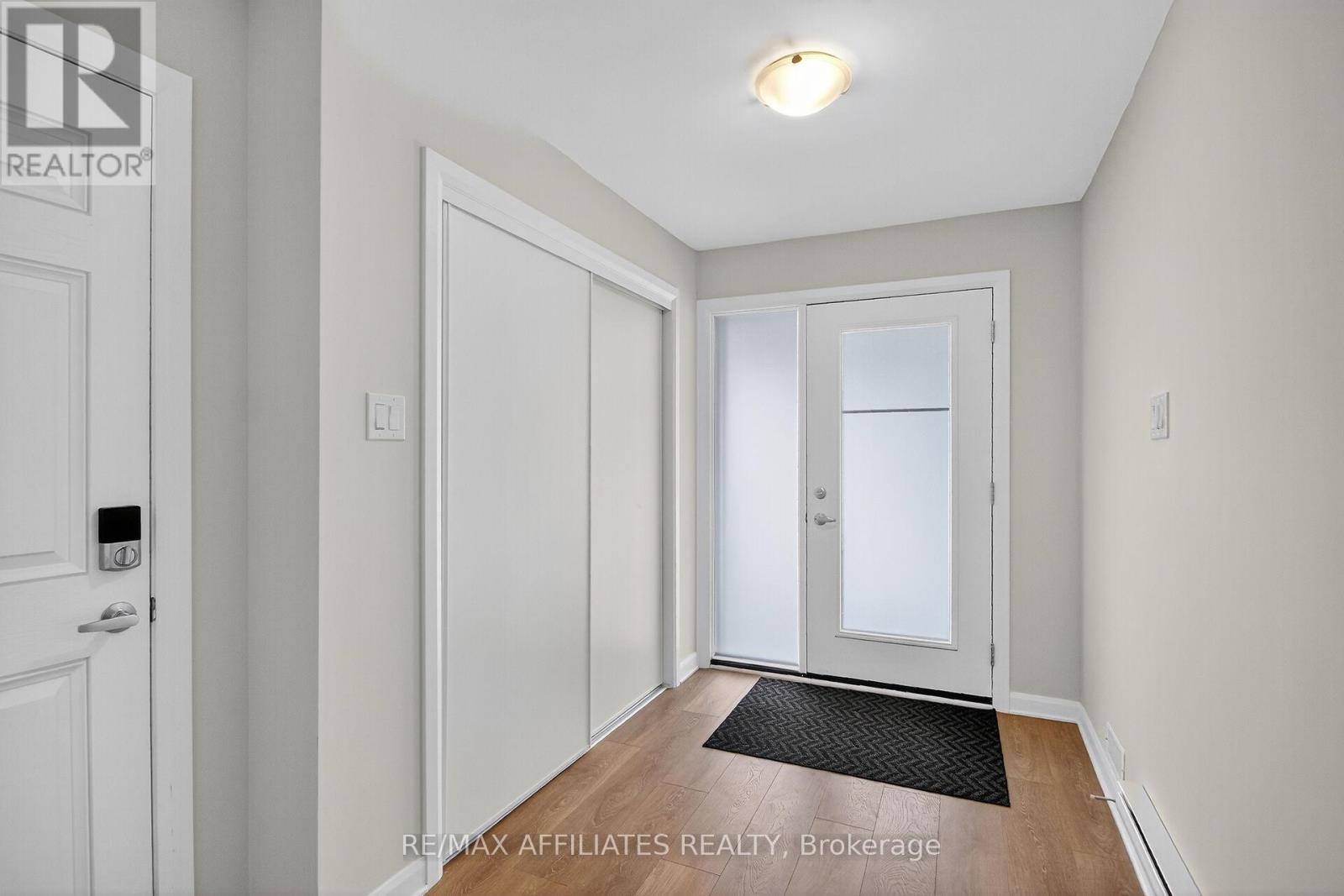 525 Woodlily Private, Ottawa, Ontario  K2T 0S6 - Photo 2 - X12555250