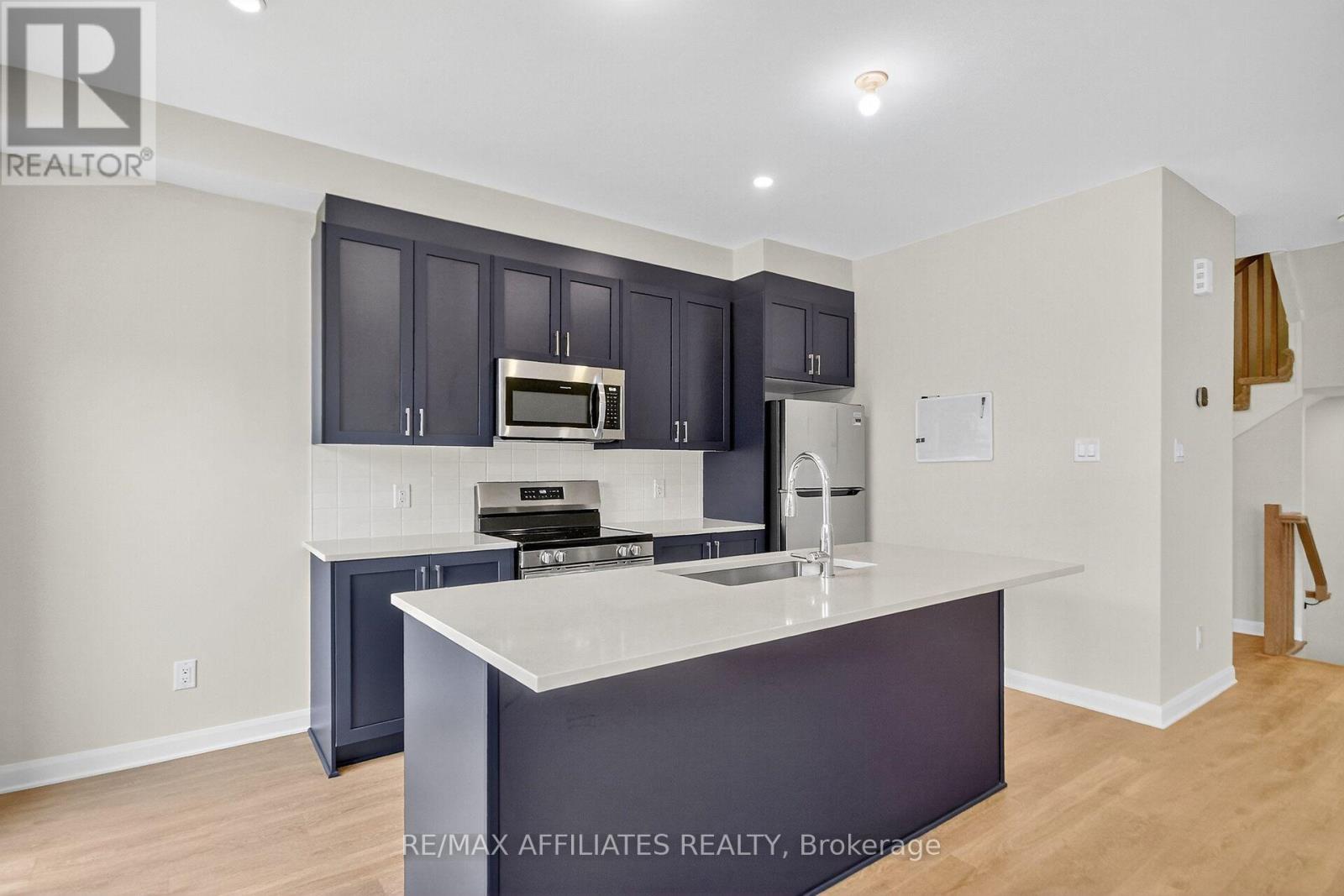 525 Woodlily Private, Ottawa, Ontario  K2T 0S6 - Photo 7 - X12555250