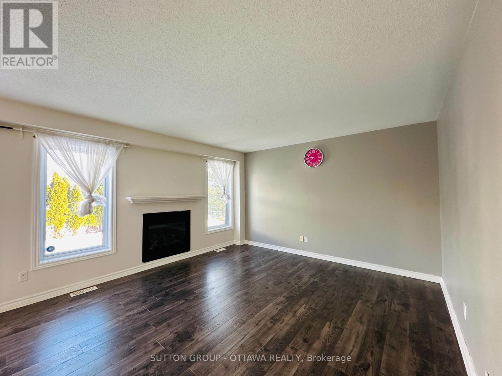 416 Cresthaven Drive, Ottawa, Ontario  K2G 4P4 - Photo 7 - X12555252