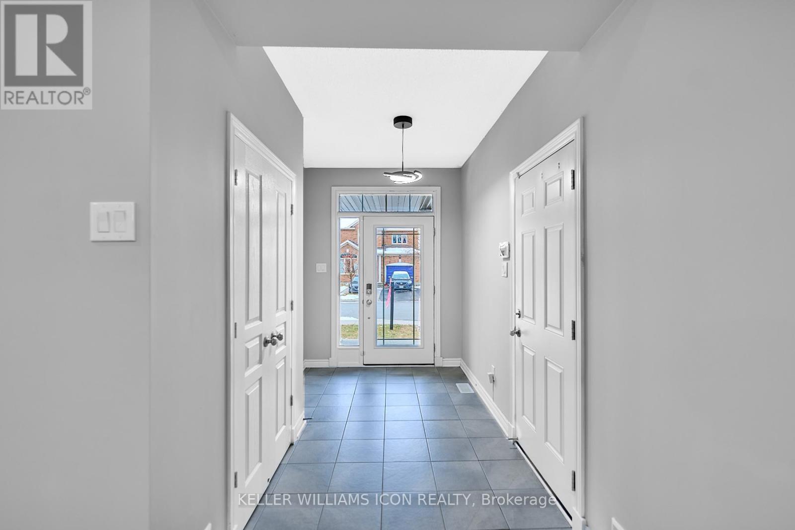 830 Contour Street, Ottawa, Ontario  K1W 0G6 - Photo 4 - X12555326