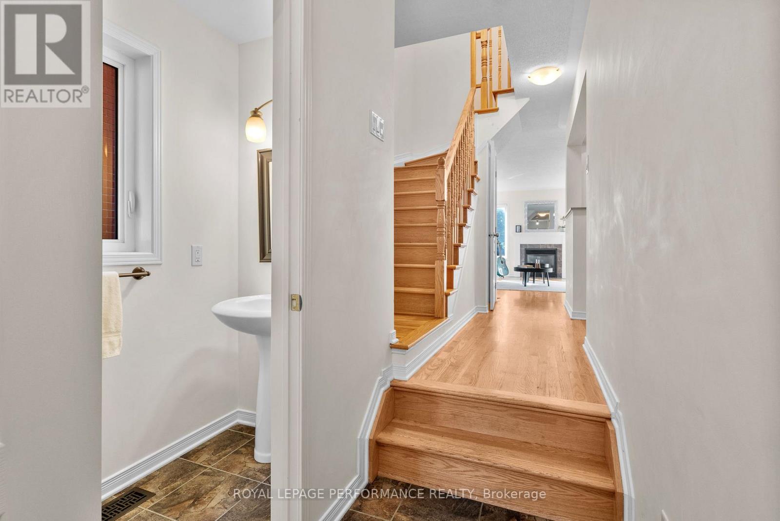 287 Meilleur Private, Ottawa, Ontario  K1L 0A2 - Photo 2 - X12555418