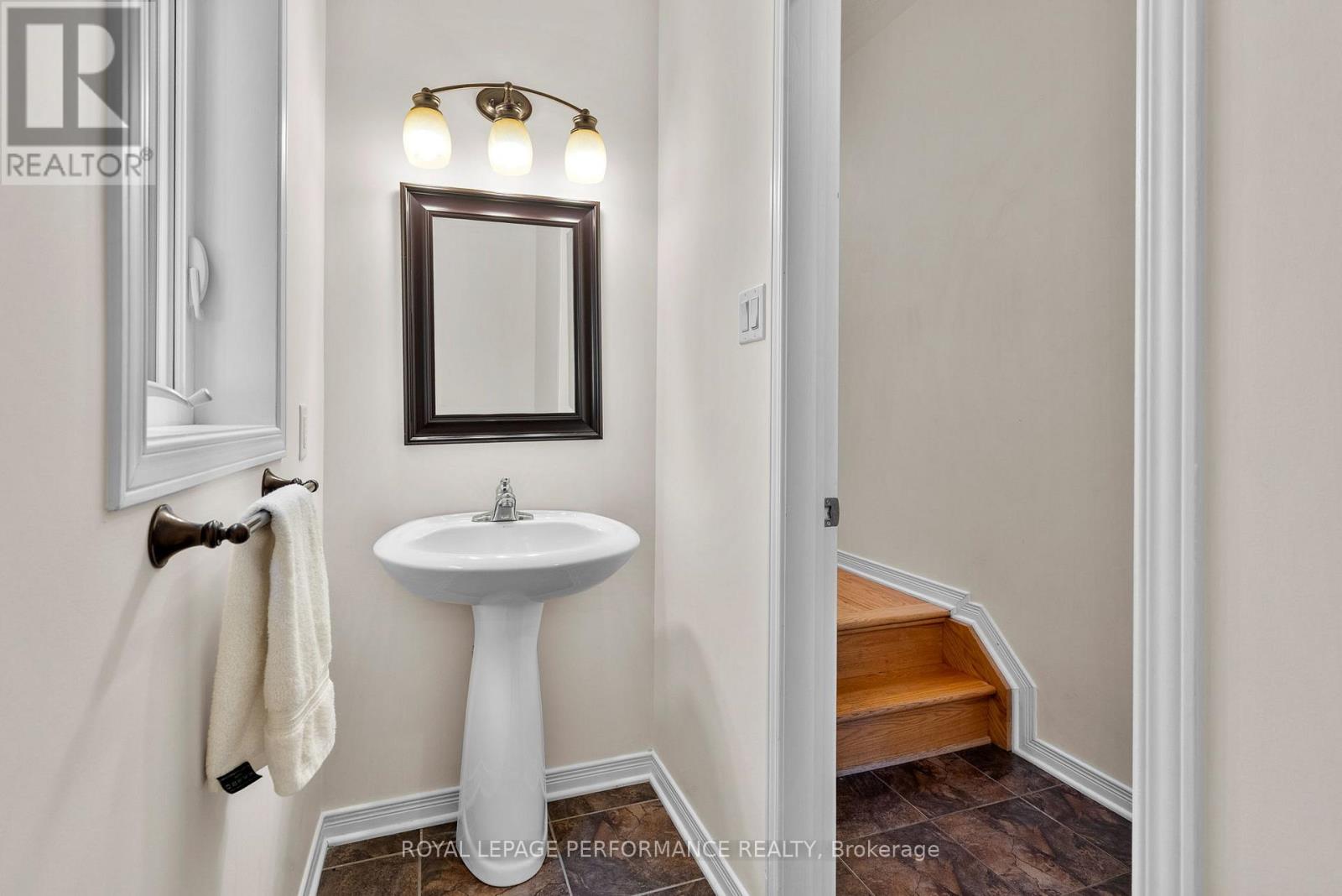 287 Meilleur Private, Ottawa, Ontario  K1L 0A2 - Photo 3 - X12555418