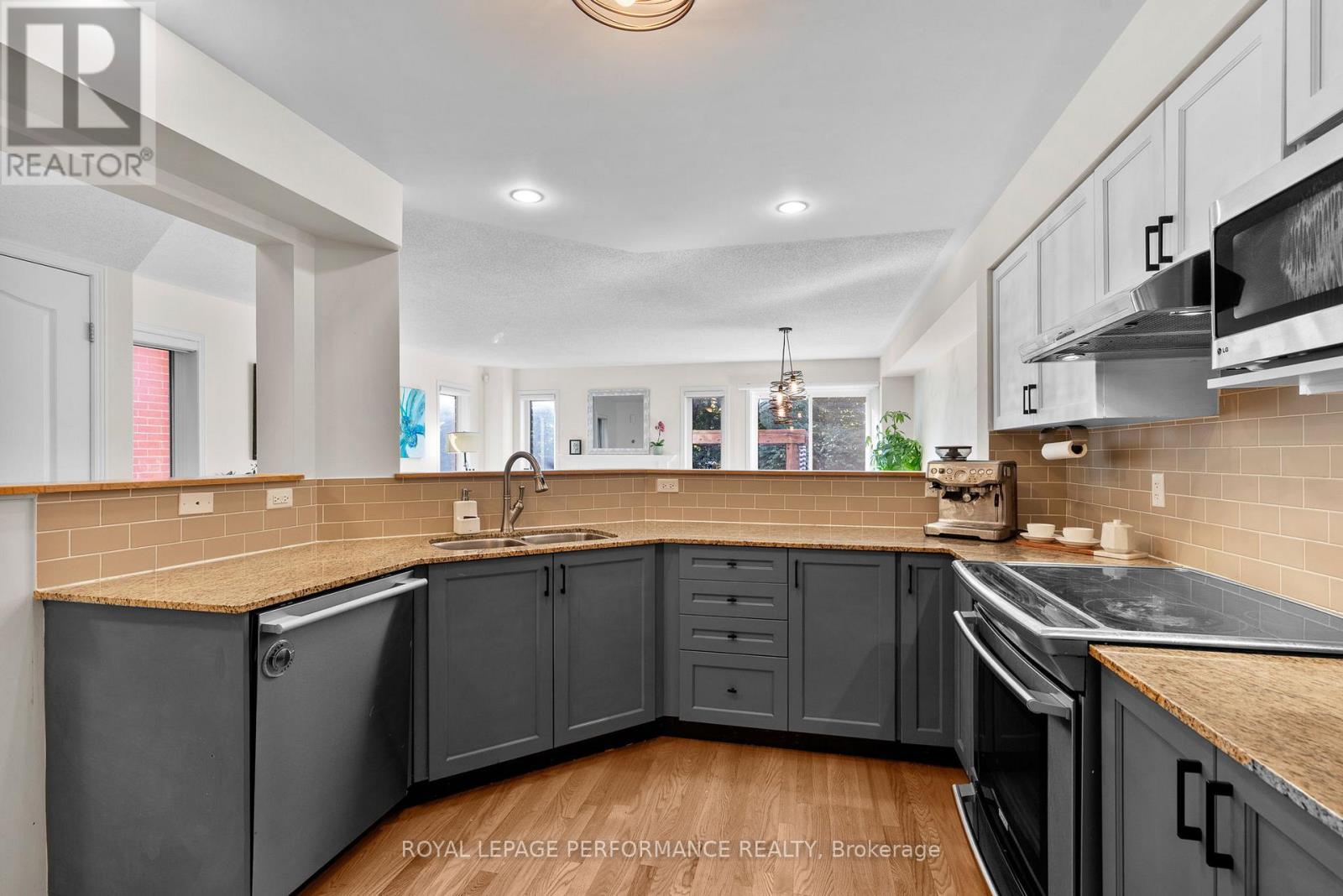 287 Meilleur Private, Ottawa, Ontario  K1L 0A2 - Photo 5 - X12555418