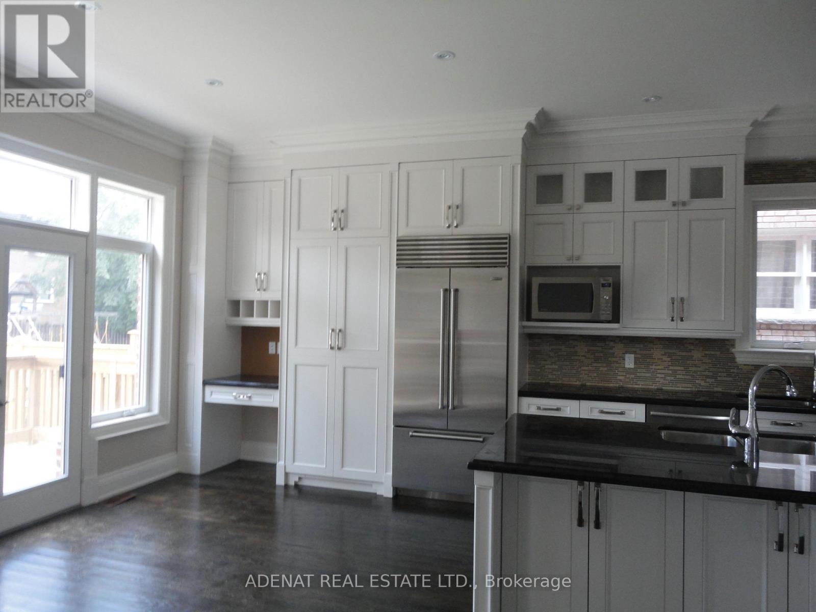 622 Coldstream Avenue, Toronto, Ontario  M6B 2L2 - Photo 4 - C12553272