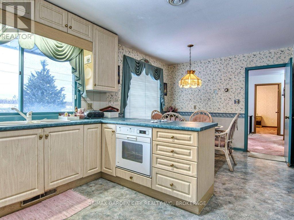 1234 Pelham Road, St. Catharines, Ontario  L2R 6P7 - Photo 10 - X12555186