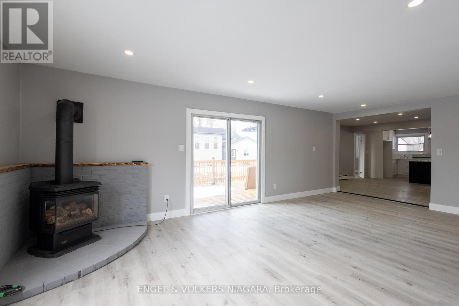 109 Queenston Boulevard, Fort Erie, Ontario  L2A 1K9 - Photo 20 - X12555228