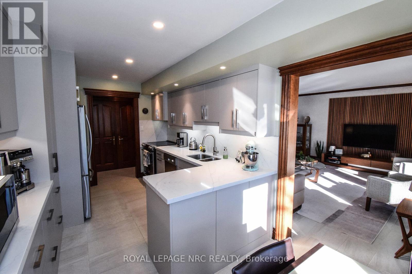 303 - 55 Main Street, St. Catharines, Ontario  L2N 4T8 - Photo 16 - X12555292