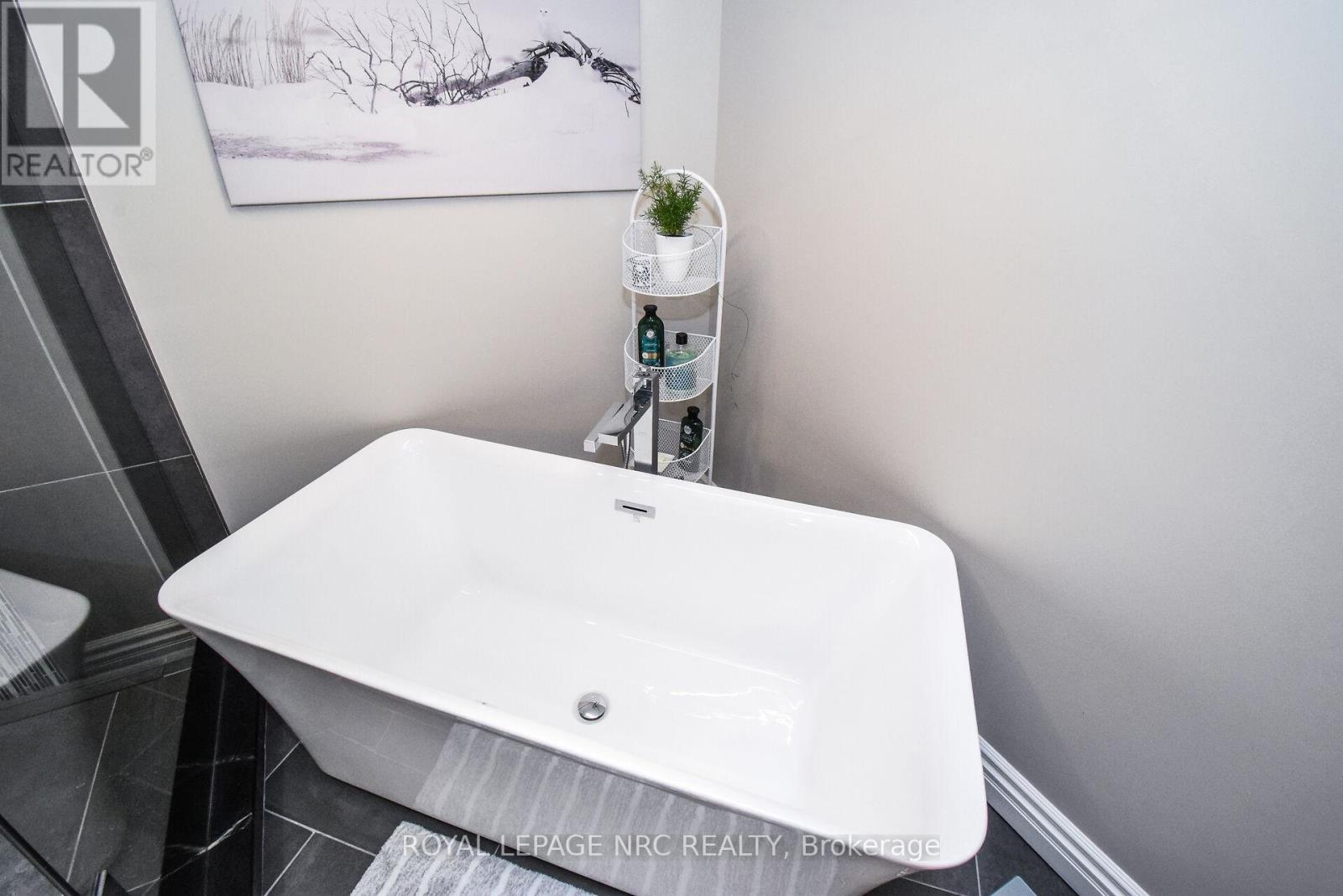 303 - 55 Main Street, St. Catharines, Ontario  L2N 4T8 - Photo 30 - X12555292