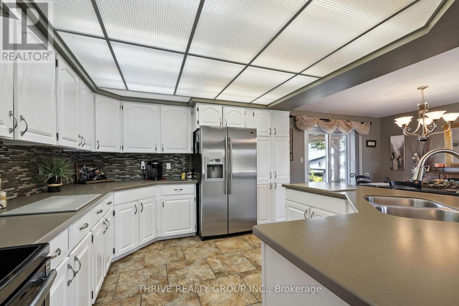 48118 Ron Mcneil Line, Malahide, Ontario N5H 2R6 - Photo 10 - X12555350