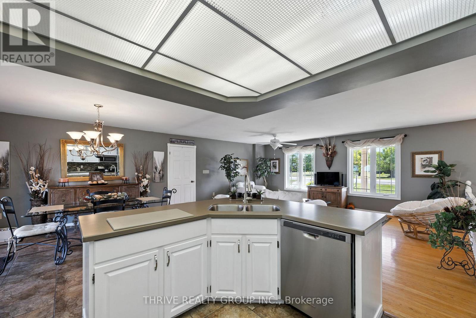 48118 Ron Mcneil Line, Malahide, Ontario N5H 2R6 - Photo 9 - X12555350