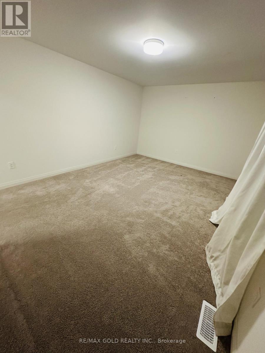 5 Bluebird Boulevard, Adjala-Tosorontio (Colgan), Ontario  L0G 1W0 - Photo 12 - N12555028