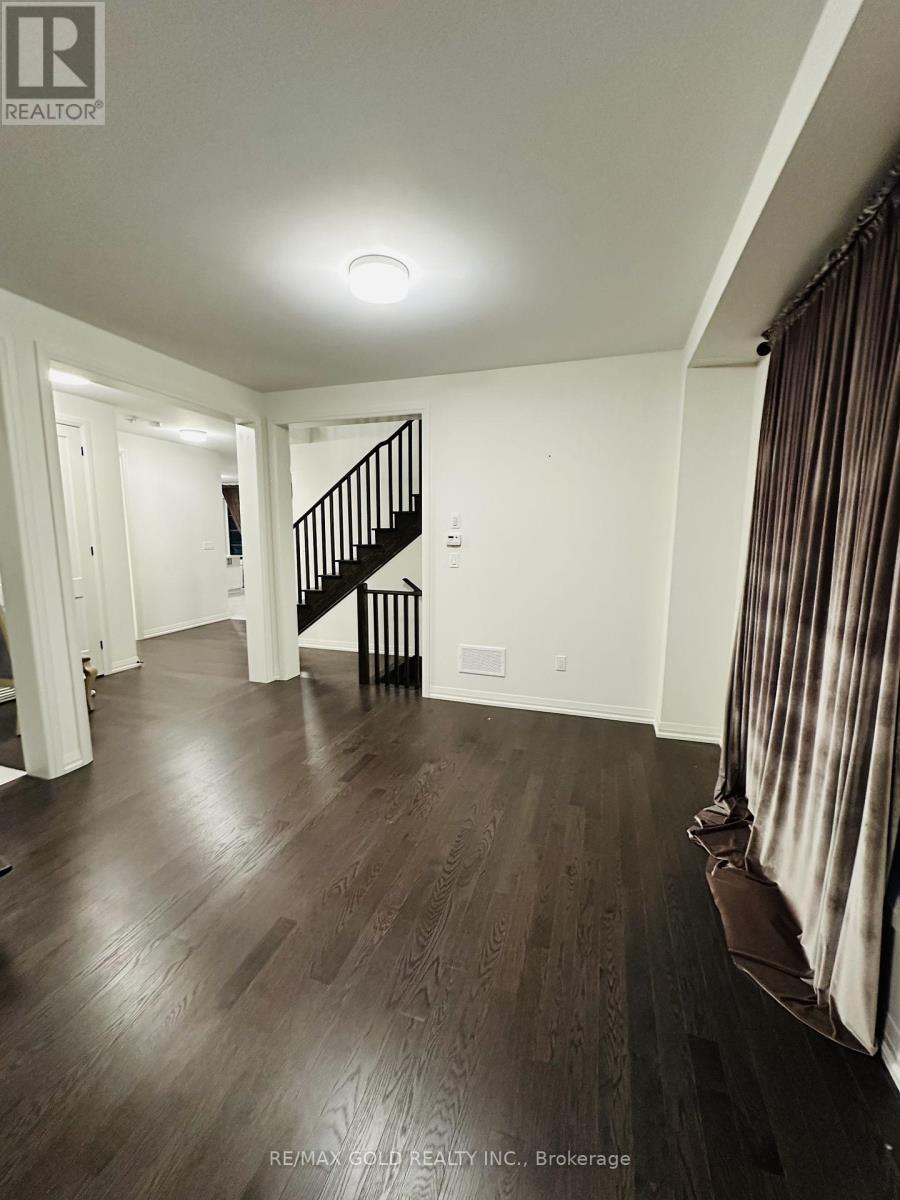 5 Bluebird Boulevard, Adjala-Tosorontio (Colgan), Ontario  L0G 1W0 - Photo 4 - N12555028