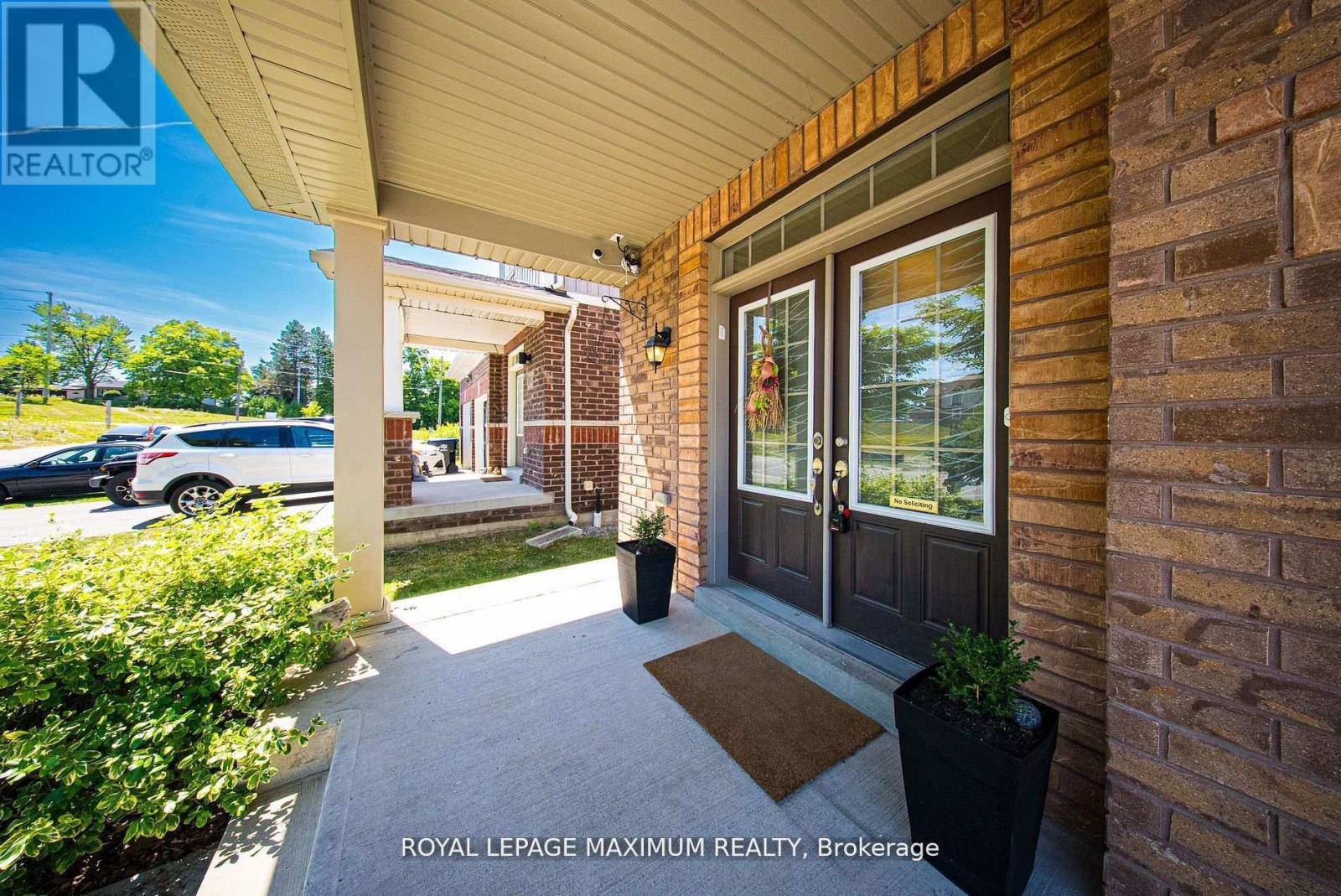 80 Cauthers Crescent, New Tecumseth, Ontario  L9R 0L2 - Photo 2 - N12555096