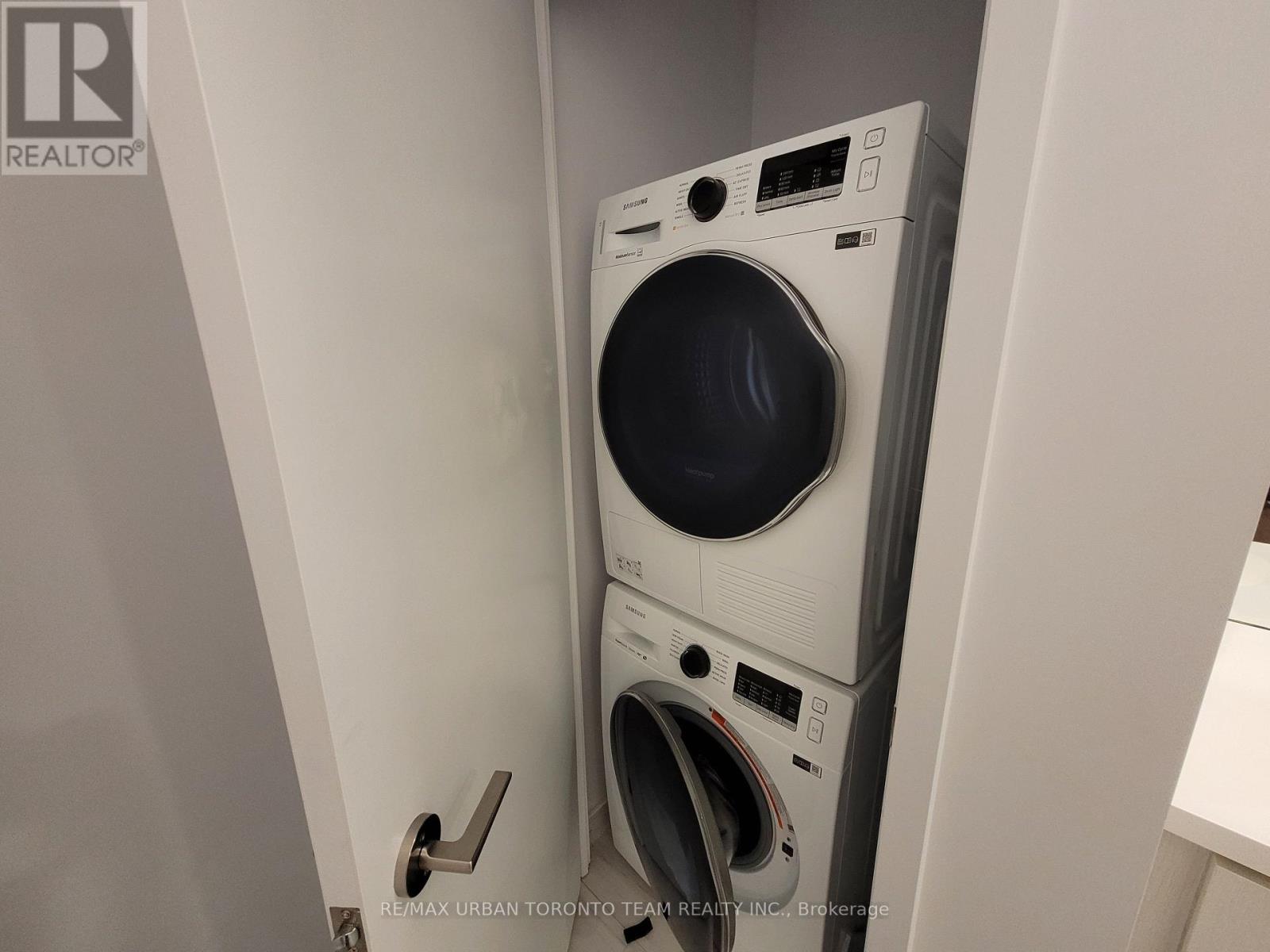 801 - 38 Honeycrisp Crescent, Vaughan, Ontario  L4K 5C3 - Photo 6 - N12555146