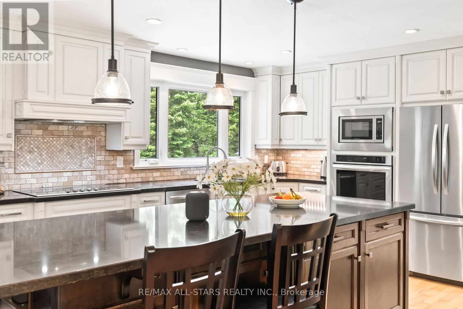 523 Davis Drive, Uxbridge, Ontario  L9P 1R1 - Photo 8 - N12555158