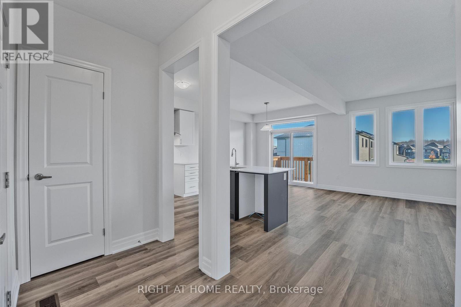 43 Federica Crescent, Wasaga Beach, Ontario  L9Z 0N5 - Photo 10 - S12555076