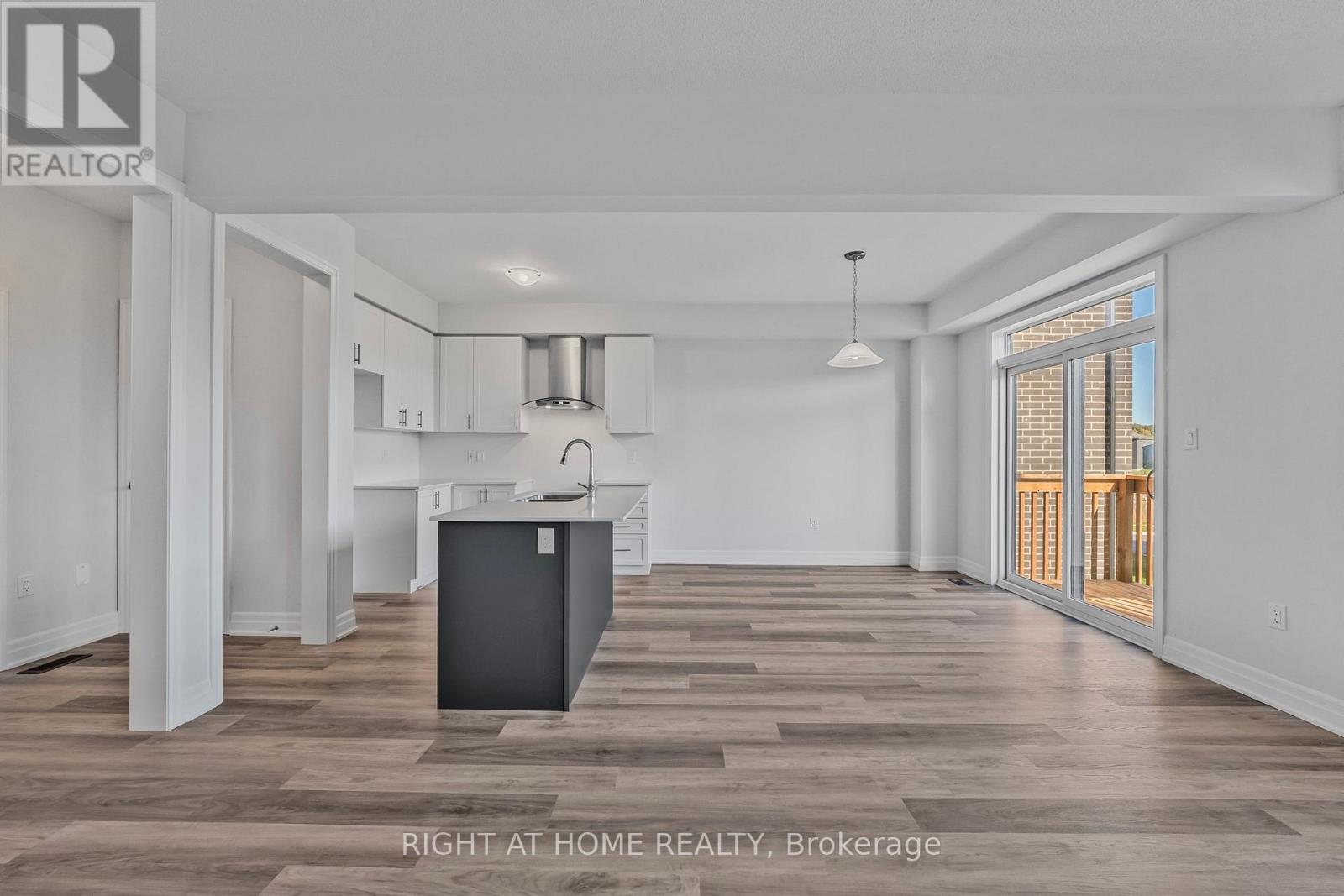 43 Federica Crescent, Wasaga Beach, Ontario  L9Z 0N5 - Photo 13 - S12555076