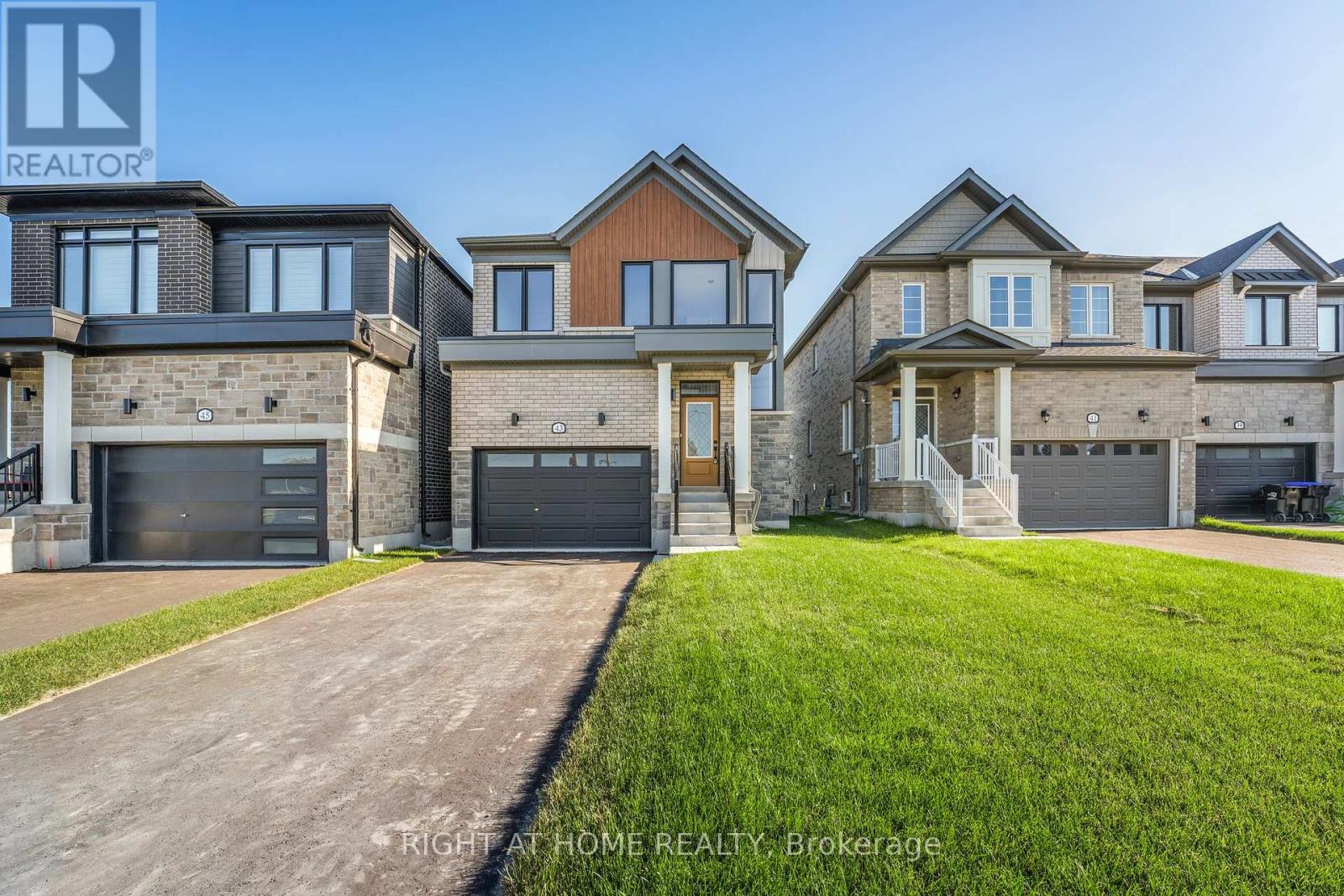 43 Federica Crescent, Wasaga Beach, Ontario  L9Z 0N5 - Photo 3 - S12555076