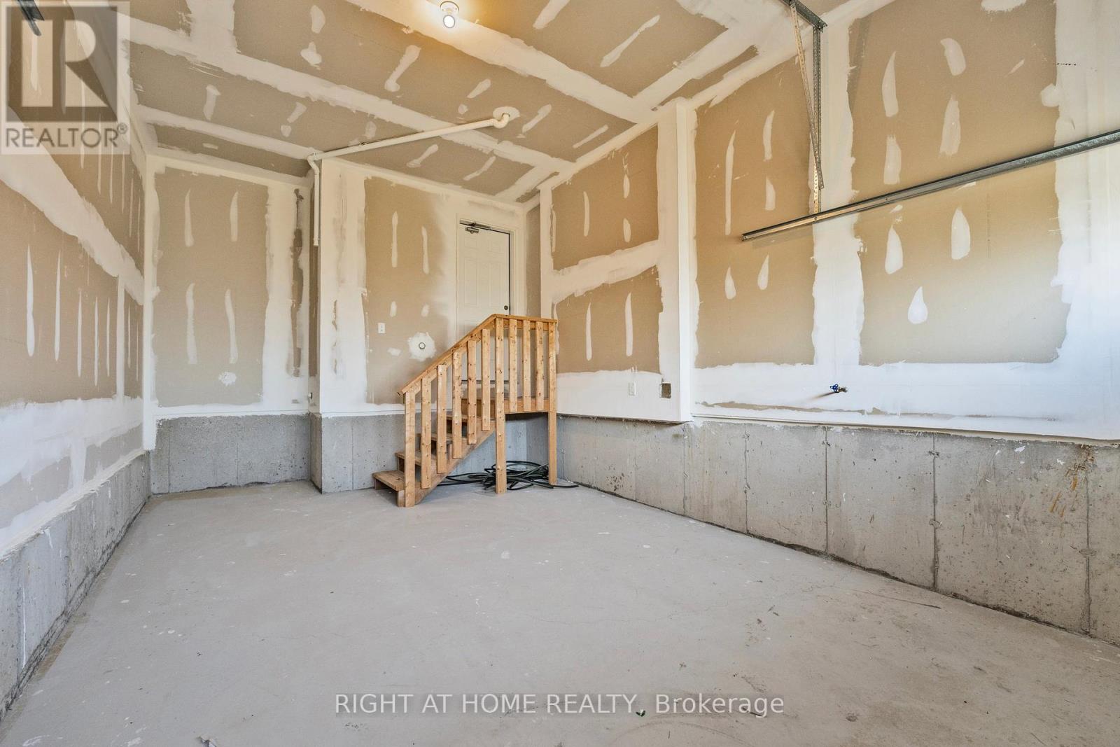 43 Federica Crescent, Wasaga Beach, Ontario  L9Z 0N5 - Photo 41 - S12555076